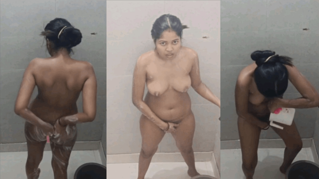 Desi Indain Bhabhi bathing