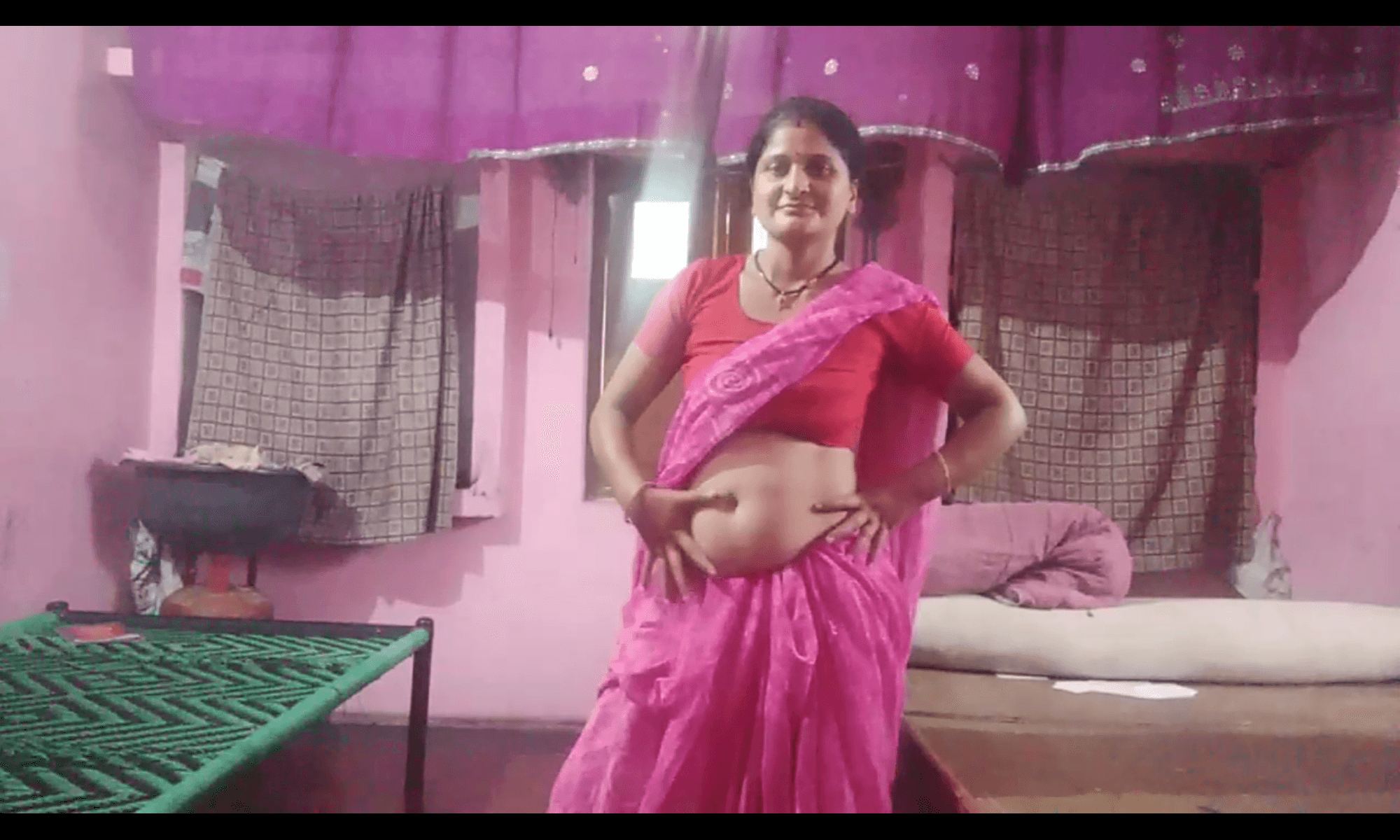 DESI BHABHI SAREE BIG BOOBS FINGERING