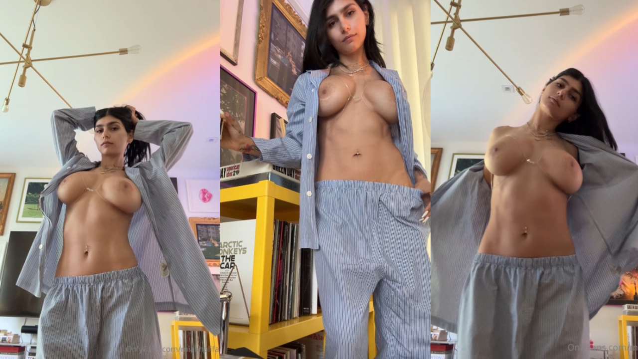 Arab Queen Mia Khalifa Shows Her Curvy Big Boobs